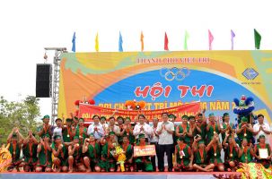 Đội chải xã Tuy Lộc, huyện Cẩm Khê giành giải Nhất Hội thi bơi chải Việt Trì mở rộng năm Mậu Tuất 2018